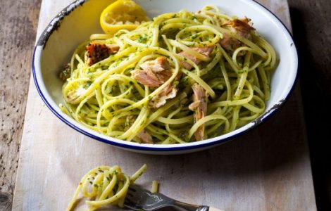 Peppered Salmon Linguine with Rocket Pesto Recipe