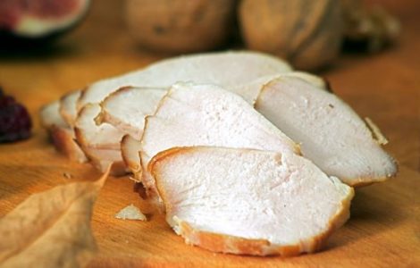 Smoked Chicken with Figs, Goats Cheese and Walnuts Recipe