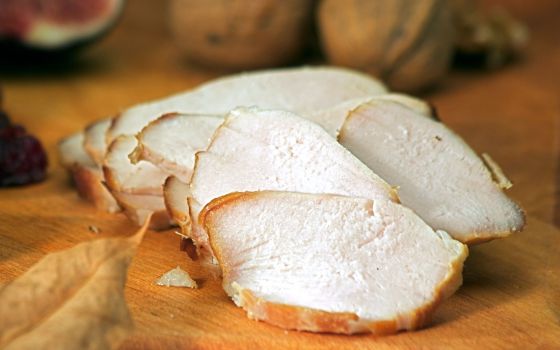 Smoked Chicken with Figs, Goats Cheese and Walnuts Recipe