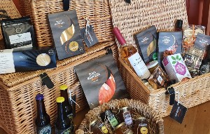 Gourmet Gifts & Hampers delivered on your day of choice