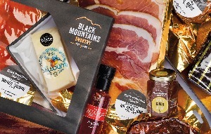 christmas-gift-box-hamper-300×191-1