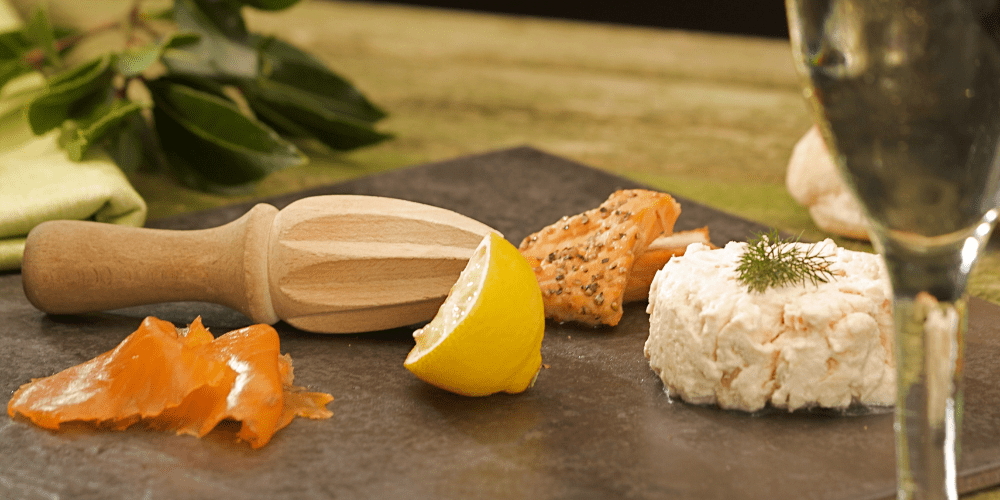 Alfresco Dining. Smoked Salmon and Angiddy