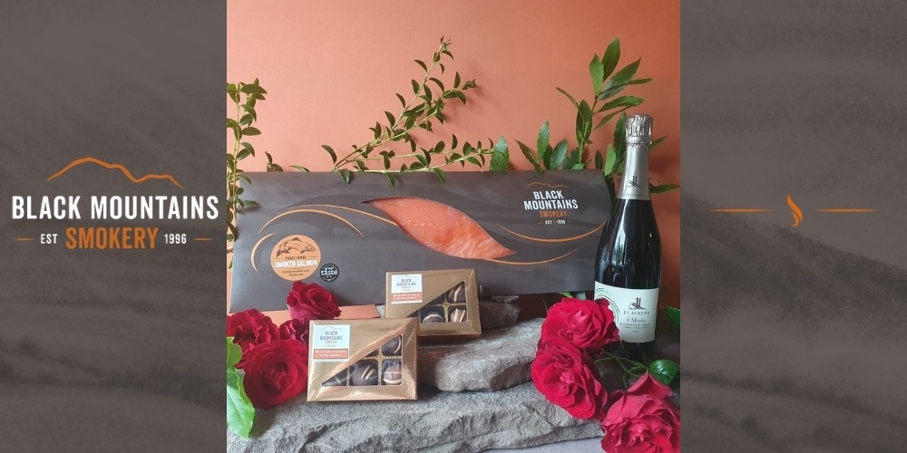 Luxury Smoked Salmon & Fizz Gift 