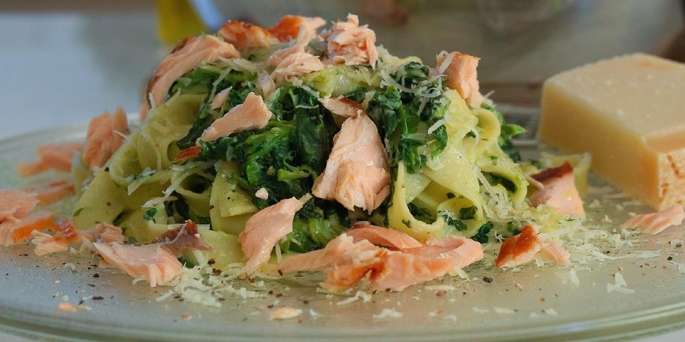Salmon pasta