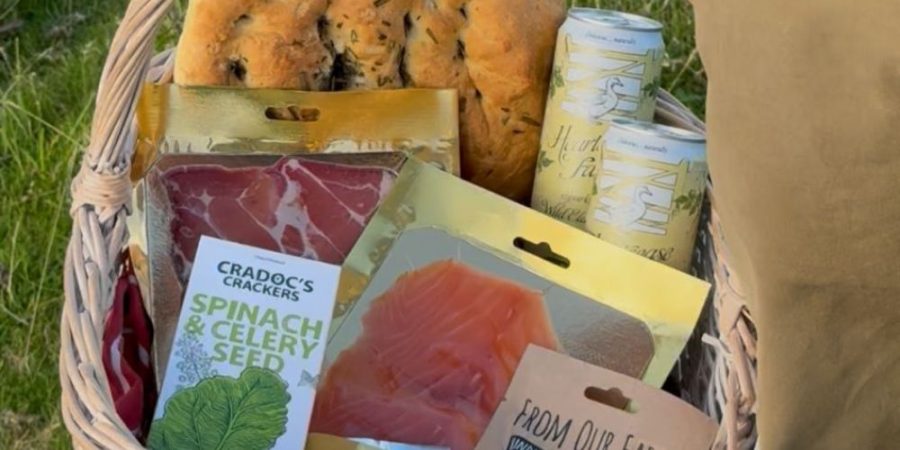 Spring Picnic Ideas & Light Lunch Inspiration